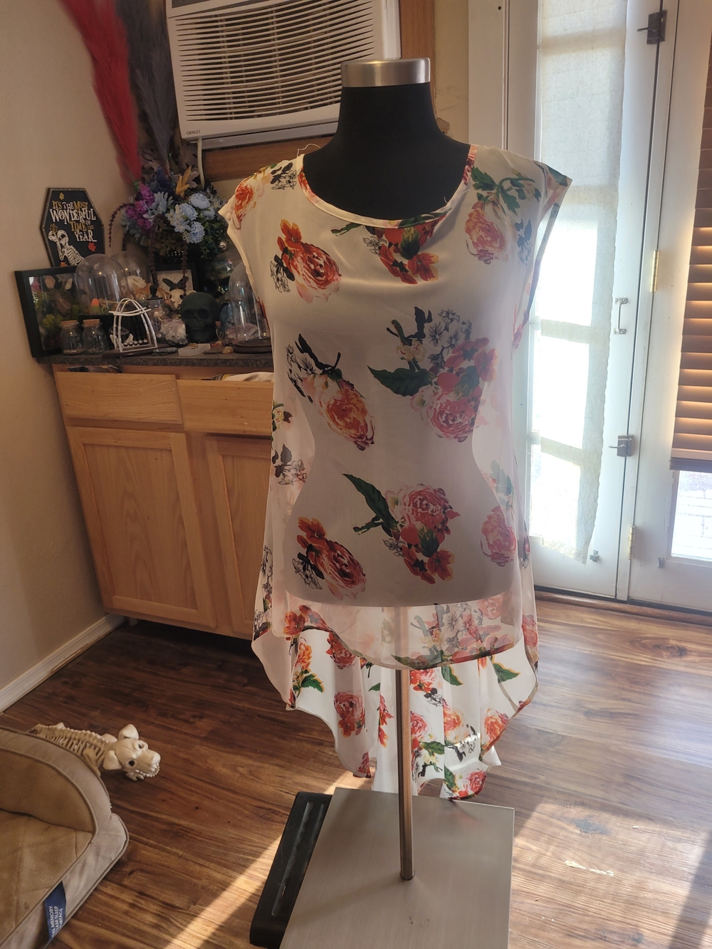 Floral High-Low Chiffon Camisole – White with Rose Print